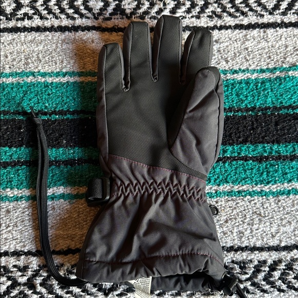 The North Face Girls Hyvent Snow Ski Gloves in Black & Gray - Picture 5 of 12